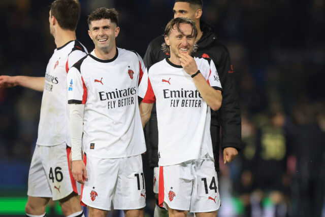 Luka-Modric-Christian-Pulisic.jpg
