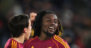 A Roma teria rejeitado a primeira oferta de Kone do Atlético de Madrid e fixou o preço em 60 milhões de euros