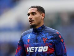 Arsenal olha para o zagueiro francês que mora em Londres após a lesão de Saliba