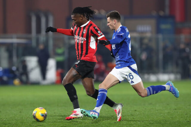Rafael-Leao-Yannik-Engelhardt-Como-Milan.jpg