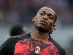 Relatório A estrela do AC Milan, Rafael Leão, renunciou ao seu agente quando a saída do verão de 2026 se aproxima