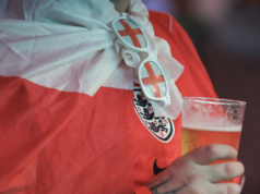 Pubs ingleses recebem luz verde para fechamento às 5h do jogo de domingo contra o México