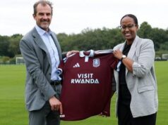 Visit Ruanda saiu da manga do Arsenal, mas caiu na frente da camisa do Villa