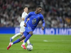 Aladzi Bamba voa hoje para se submeter ao exame médico do Newcastle United antes de assinar