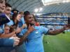 Douglas Costa, ex-jogador da Juventus, trocou o Chievo pelo Al Ittifaq junto com o amigo Balotelli