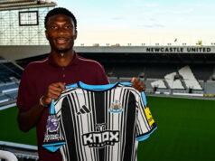 Aladzi Bamba assinou oficialmente com o Newcastle United por transferência do Mônaco.