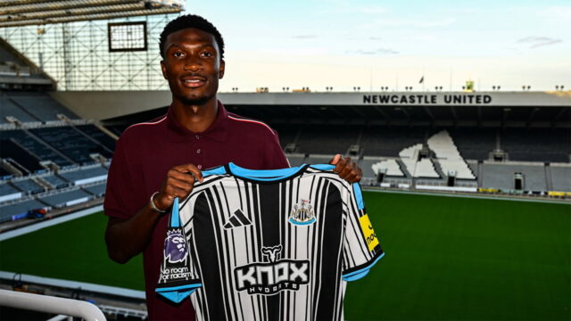 aladji-bamba-signing-newcastle-united-nufc-2000.jpg