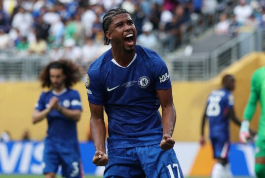 Man Utd inicia negociações para contratar meio-campista de £ 40 milhões