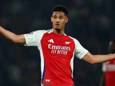 Arsenal tem o futuro “melhor zagueiro central do mundo” para substituir Saliba