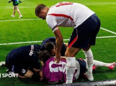 Copa do Mundo de 2026: o meio-campista inglês Jordan Henderson deve passar por uma cirurgia no pulso lesionado