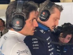 Toque de Sainz a Antonelli: "Você não pode ofender, acalme-se"
