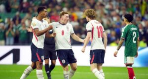 A Inglaterra sobreviveu à noite mais eletrizante da Copa do Mundo e agora está nas quartas de final