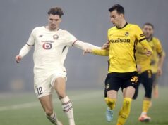 hora de bloquear o lateral direito do Valencia CF