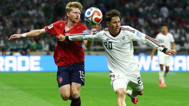 czech-republic-s-pavel-sulc-in-action-with-mexico-s-mateo-chavez.JPG