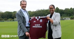 Aston Villa alertou contra lavagem esportiva após assinar patrocínio do Visit Rwanda