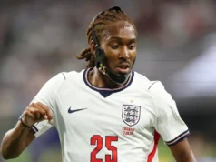 Por que Djed Spence, da Inglaterra, usou máscara protetora no confronto da Copa do Mundo de 2026 contra o México?