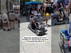 de carrinho de mobilidade pelos Universal Studios
