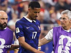 William Saliba: Arsenal avaliará lesão nas costas do zagueiro com cirurgia como opção