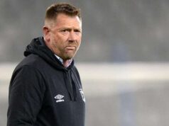 Asante Kotoko nomeia Eric Tinkler como novo treinador principal • Sahara Football