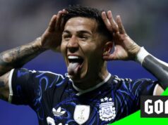 Fernández marca o gol de empate para a Argentina