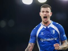Mateusz ukowski assina extensão de Magdeburg após a campanha de erupção