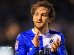 Tom Lockyer: Zagueiro do País de Gales assina pelo Melbourne Victory