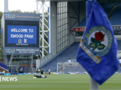 Blackburn Rovers foi processado em £ 500.000 pelo ex-fornecedor de kits Macron