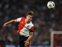 Stuttgart vai se juntar à corrida de ataque do Feyenoord Leo Sauer (20).