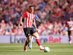 Capitão do Sunderland rejeita conselho do Chelsea a Alonso para ficar com os Black Cats