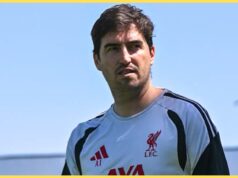 Stefan Buzcetic ainda não está pronto para treinar com o time do Liverpool
