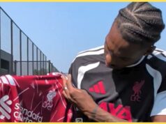 Liverpool confirmou que Jeremy Jacquet usará a camisa 5