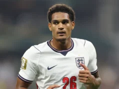 Thomas Tuchel sofreu outro revés na lateral-direita, enquanto Jarell Quansah foi suspenso por dois jogos
