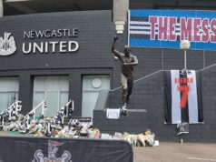 Um livro oficial de condolências foi aberto para Kevin Keegan pessoalmente e online no St James’ Park