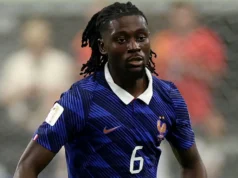 O Manchester United concordou com termos pessoais com Manu Koné enquanto a Roma aguarda uma primeira oferta