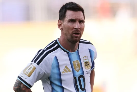 Relatório: O futuro de Lionel Messi na Argentina está em dúvida após a derrota na final da Copa do Mundo de 2026
