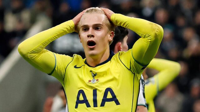 lucas-bergvall-for-tottenham.jpeg