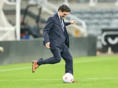 Quem é o responsável no Newcastle United por esta bagunça?