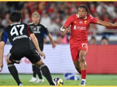Joshua Abe se juntou à equipe principal do Liverpool para a turnê de pré-temporada