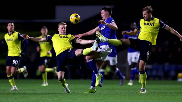 oxford-united-s-brian-de-keersmaecker-and-michal-helik-in-action-with-ipswich-town-s-george-hirst.JP_.jpeg