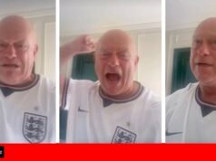 Ross Kemp mostra paixão ao comemorar o gol de Harry Kane contra a República Democrática do Congo