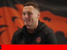 Macaulay Langstaff explica decisão de deixar Millwall e ingressar em Salford