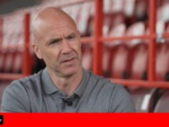 Anthony Taylor anuncia sua aposentadoria da arbitragem de elite após 831 jogos