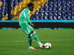 Jovem estrela em ascensão do Newcastle United assina contrato profissional