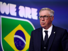 Ancelotti diz que Alex Ferguson é o único treinador qualificado para aconselhá-lo