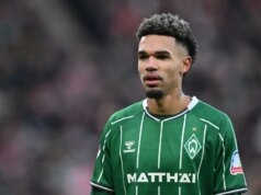 A transferência do atacante Justin Njinmah (25) do Werder Bremen para Hull está oficialmente em jogo