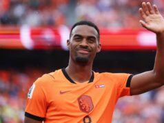 Gary Neville explica por que Ryan Gravenberch quer o United – Man United News and Transfer News