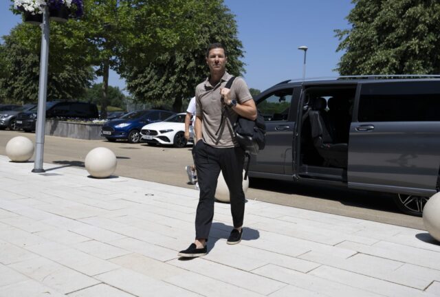 xabi-alonso-arrives-at-chelsea-cobham-training-ground-scaled-e1783602197175.jpg