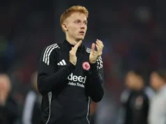 Hugo Larsson, do Eintracht Frankfurt, negocia transferência de € 25 milhões para a Premier League – Receba notícias do futebol alemão Eintracht Frankfurt's Hugo Larsson negotiating €25m Premier League switch - Get German Football News