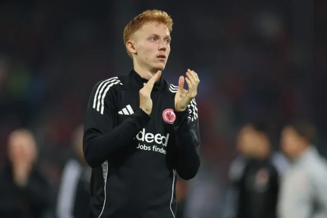 Eintracht Frankfurt's Hugo Larsson negotiating €25m Premier League switch - Get German Football News