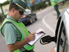 O que fazer se você bater em um carro estacionado e não tiver ninguém dentro: é o que diz a Polícia Civil Qué hacer si golpeas un coche aparcado y no hay nadie dentro: esto dice la Guardia Civil